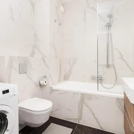 Apartment Elegant With Balcony And Air Conditioning In By Renters *