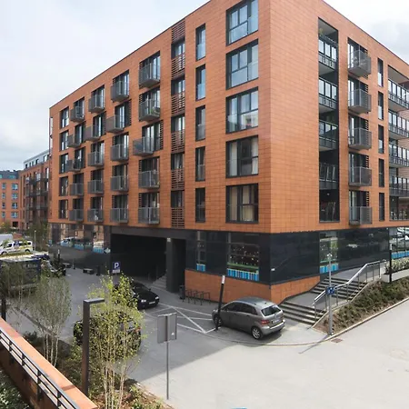 Elegant With Balcony And Air Conditioning In By Renters Apartment *